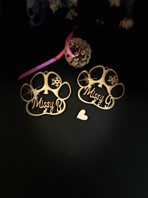 paw ornament